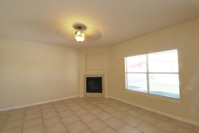 Building Photo - 5513 Ignacio Frias Dr