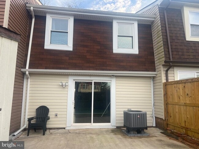 Building Photo - 8826 Stauffer Rd