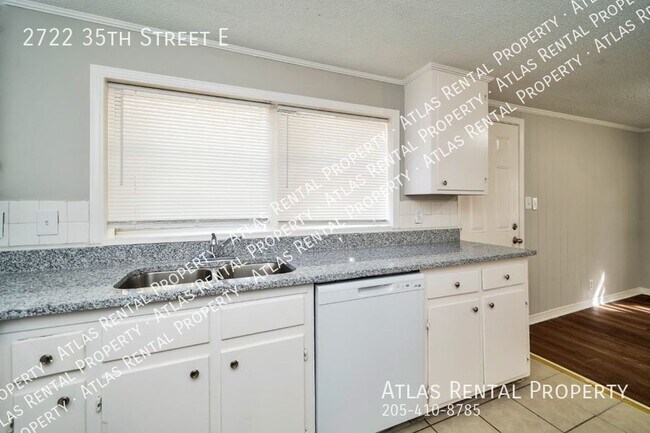 Building Photo - 2722 35th St E