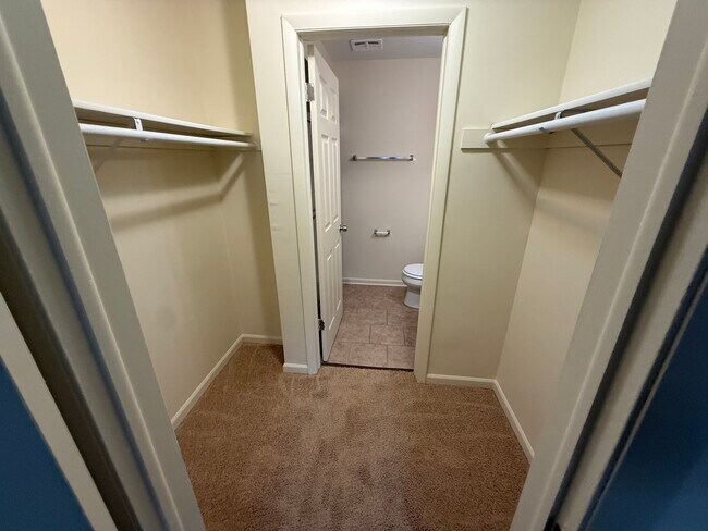 Building Photo - 110 N Kenilworth Ave