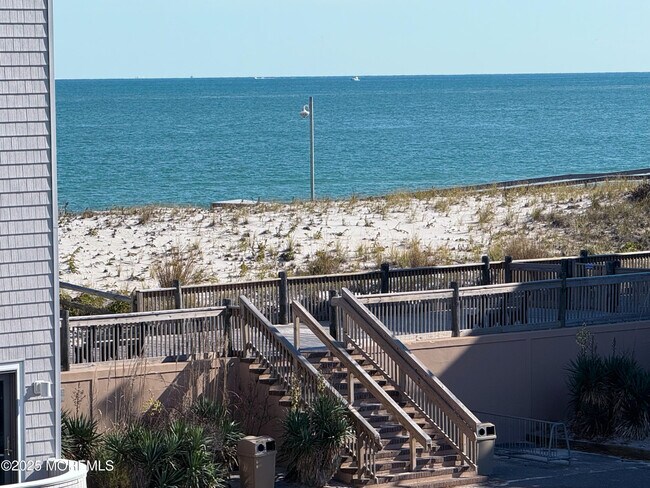 Building Photo - 1 21st Ave