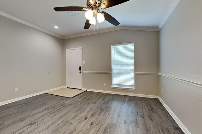 Building Photo - 10835 Barker View Dr