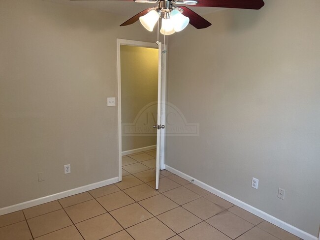 Building Photo - 3504 Warfield Dr