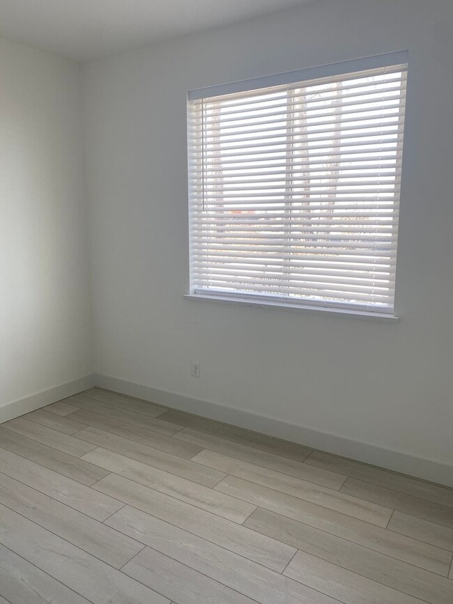Building Photo - Beautiful New Construction Condos in Moses...