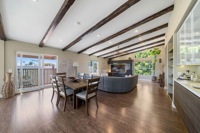 Building Photo - Monterey