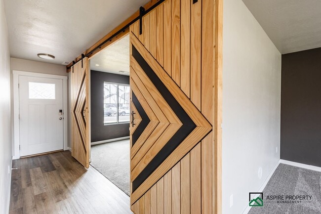 Building Photo - Upgraded 4 bed 3 bath home