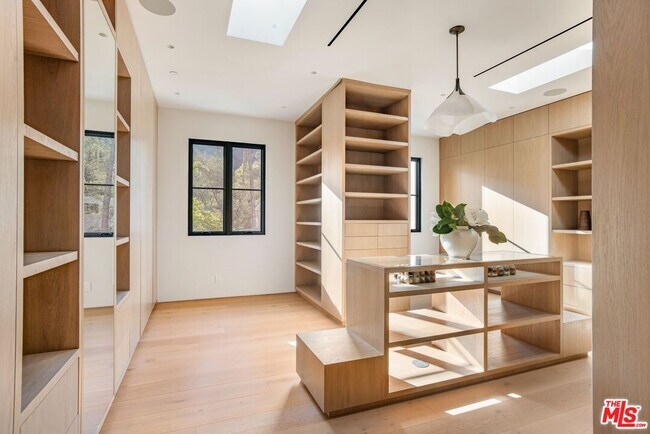 Building Photo - 9951 Liebe Dr