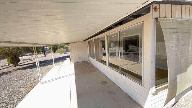 Building Photo - 2 Bedroom - 2 Bath - 1400 Sq. Ft. Home - 55+ Community in Sun City
