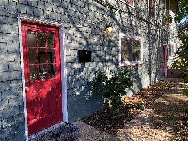 Building Photo - 4059 Ridge St