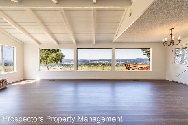 Building Photo - 4 br, 2 bath House - 2850 Paseo Robles