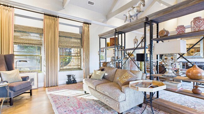 Building Photo - 3225 W Dry Creek Rd