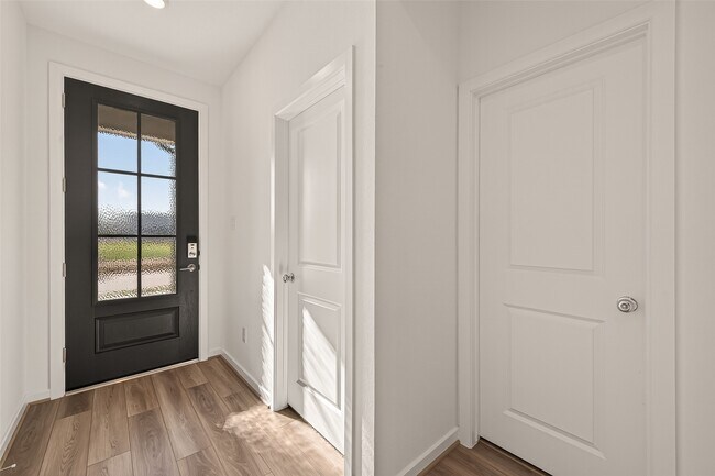 Building Photo - 21926 Sam Raburn Dr