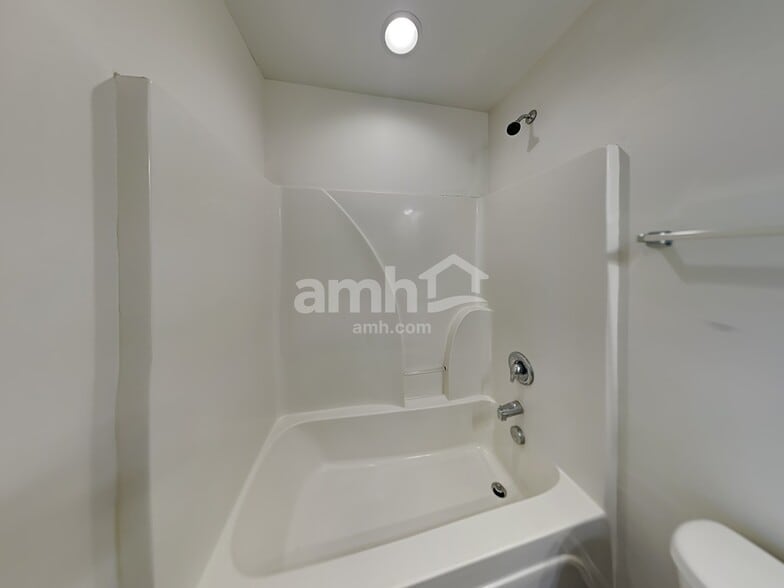 Building Photo - 4462 Roundwood Ct