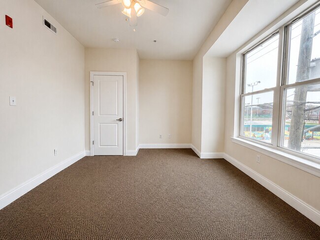 Building Photo - 1808 N 16th St