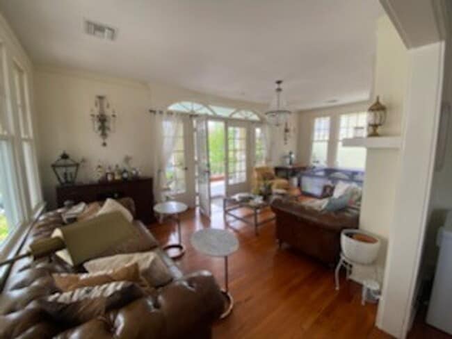 Building Photo - 6BR Home Renovated One Block From Tulane Campus