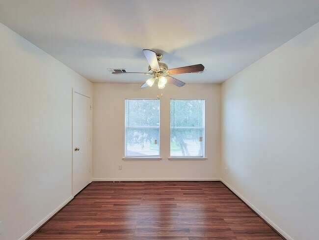 Building Photo - 11810 Rolling Stream Dr