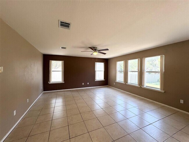 Building Photo - 1101 Wood Creek Dr