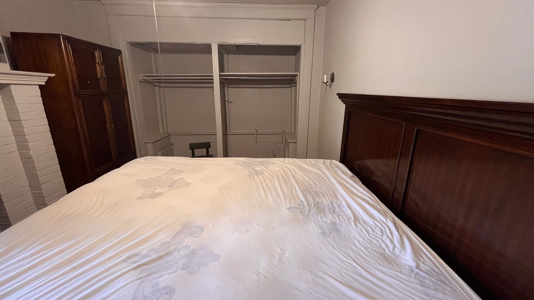 Building Photo - 5859 Hobart St