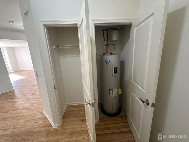 Building Photo - 50 Roosevelt Ave