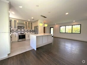 Building Photo - 6646 SW 60th St