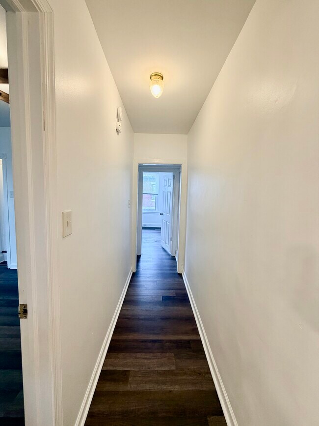 Building Photo - 5023 Tacoma St