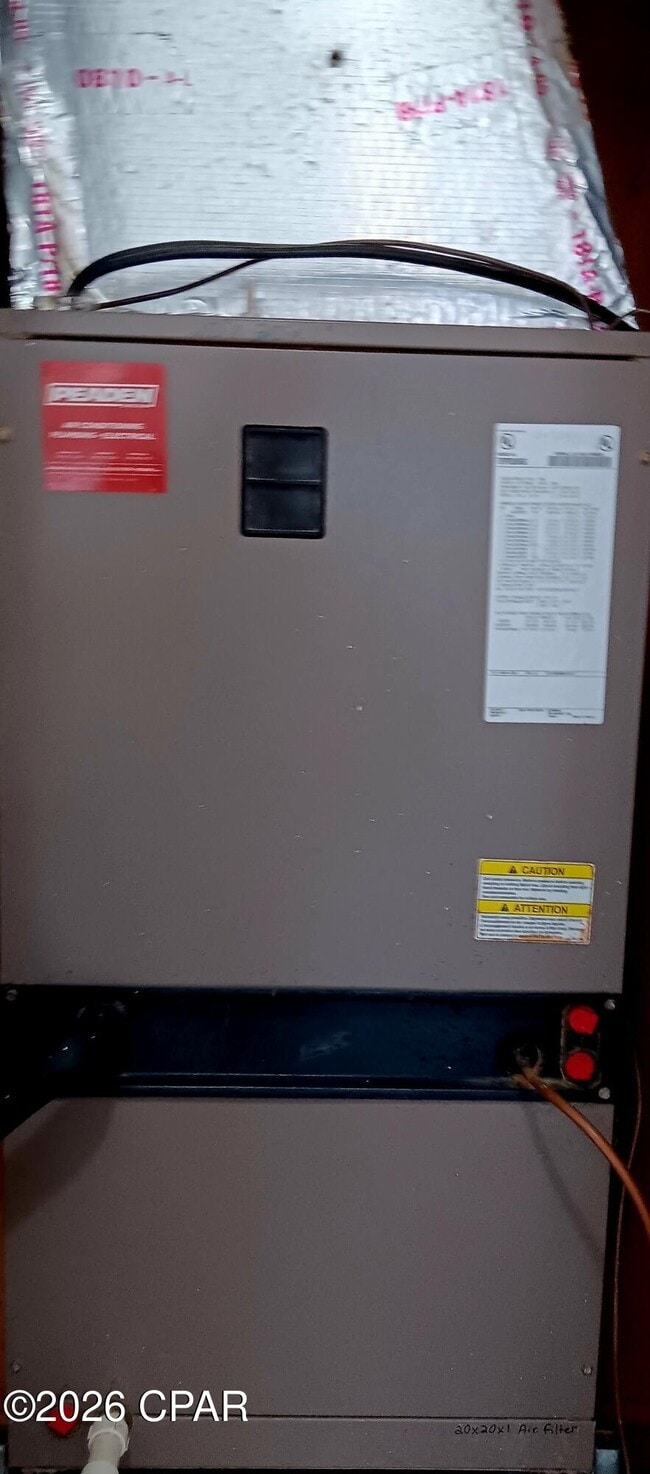 Building Photo - 648 N 9th Plaza