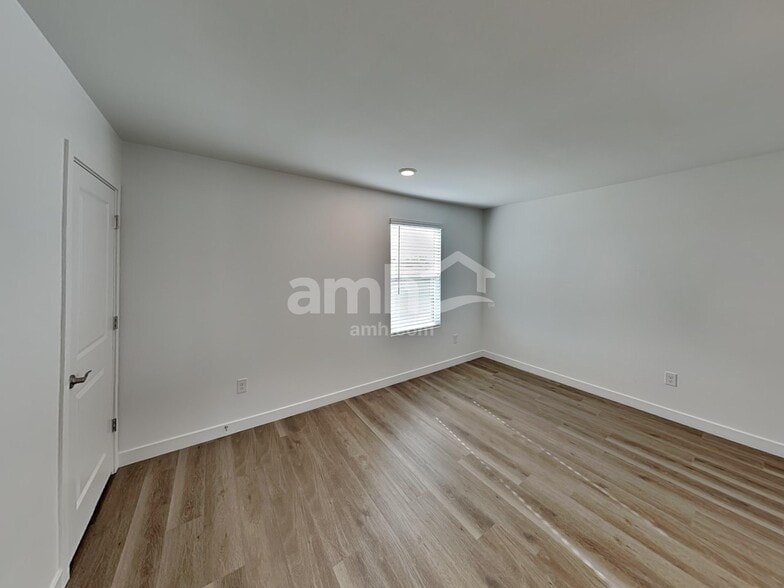 Building Photo - 9543 E Friedel Dr