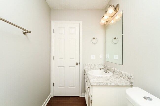 Building Photo - 617 Freedom Ct