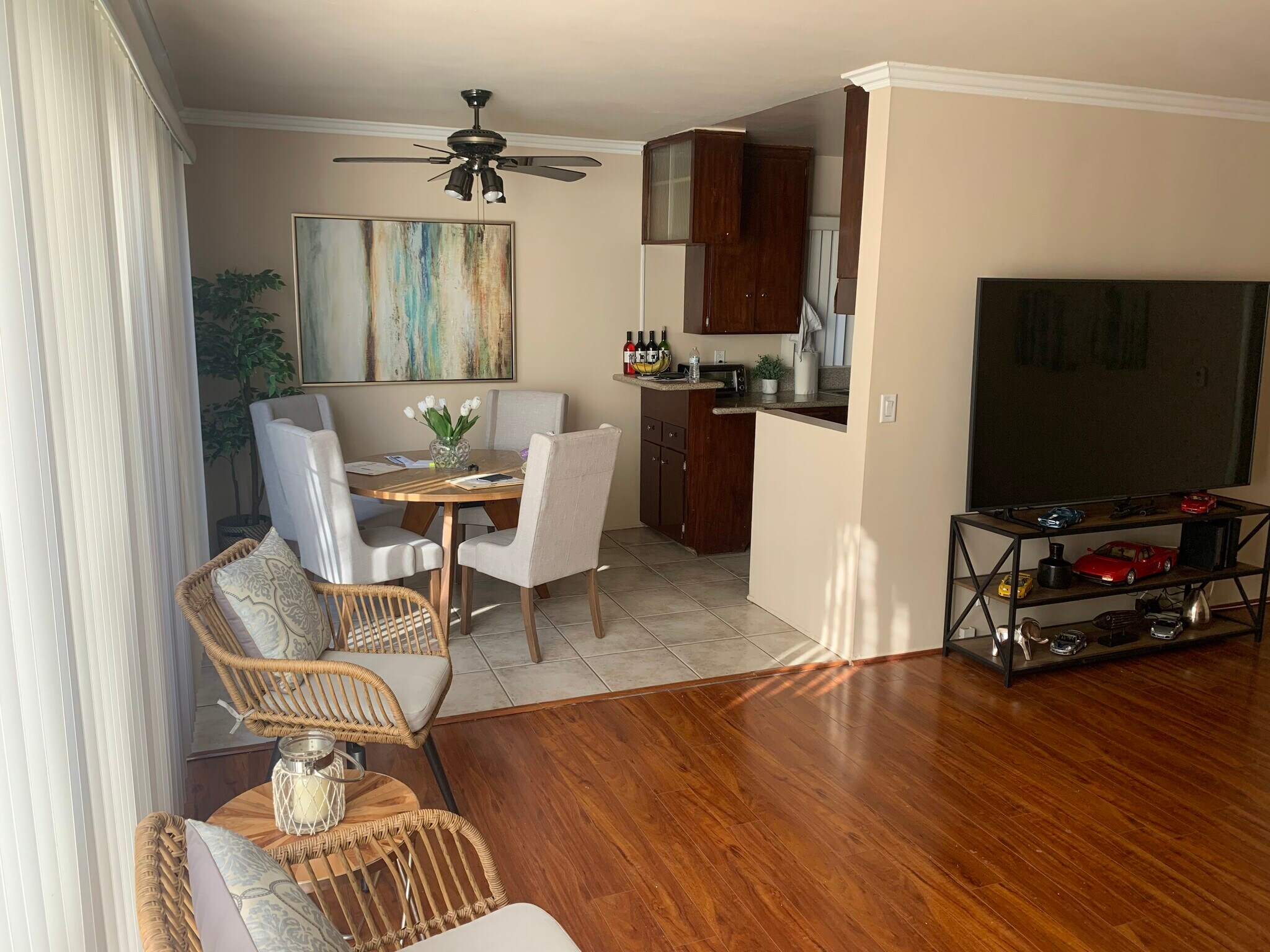 Building Photo - 1221 S Sherbourne Dr