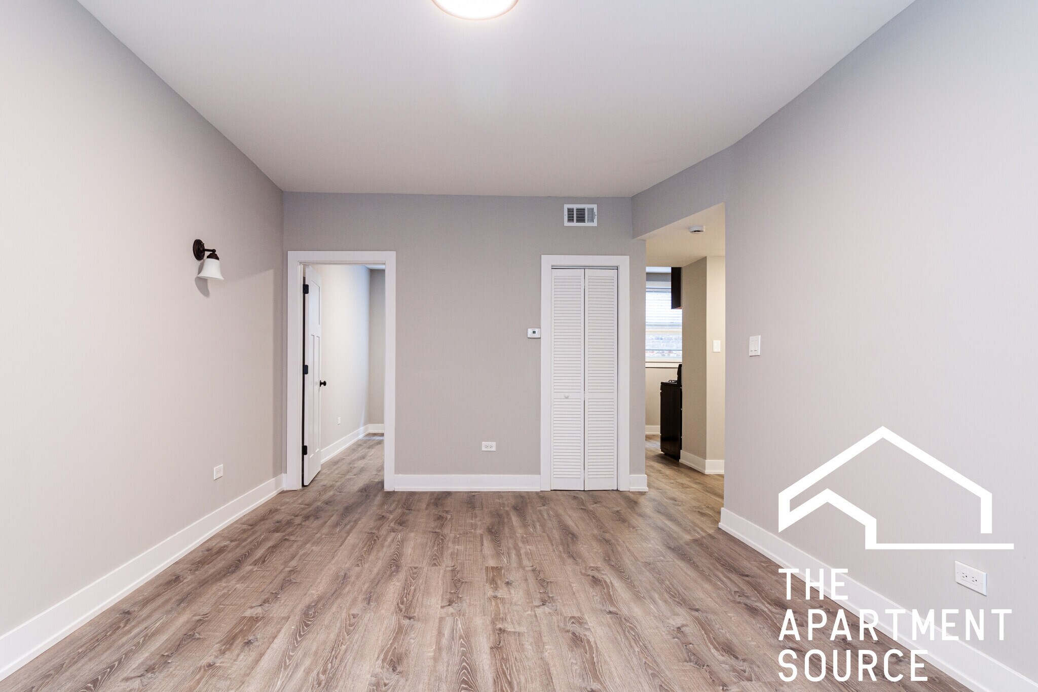 Building Photo - 559 W Aldine Ave