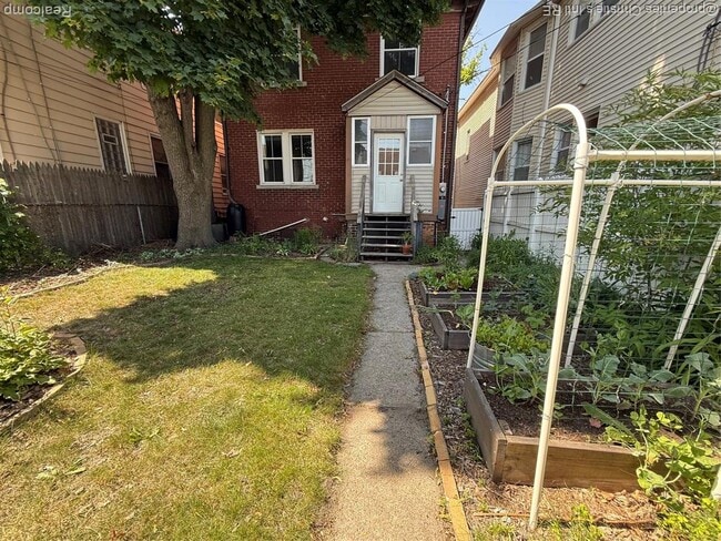 Building Photo - 2742 Florian St