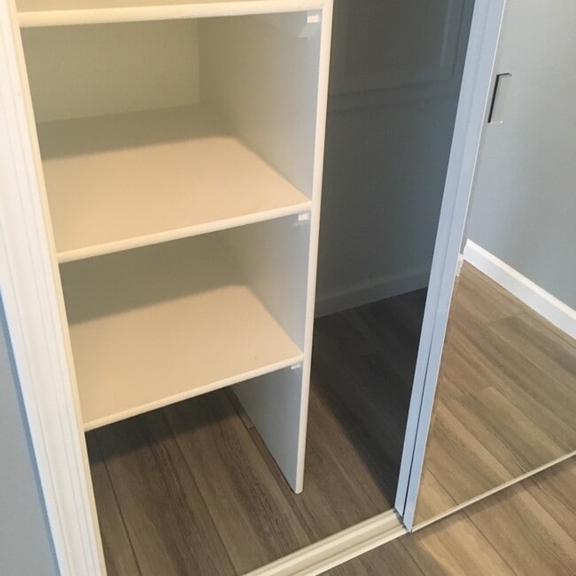 Building Photo - Stylish Upgraded One-Bedroom Condo in a Gated Community!