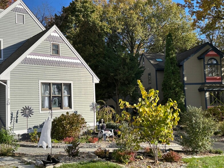 Building Photo - 20 Magnolia Hl