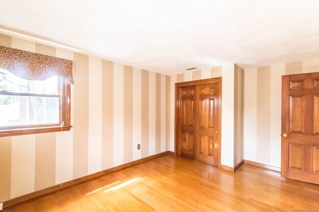 Building Photo - 32 Washburn Dr