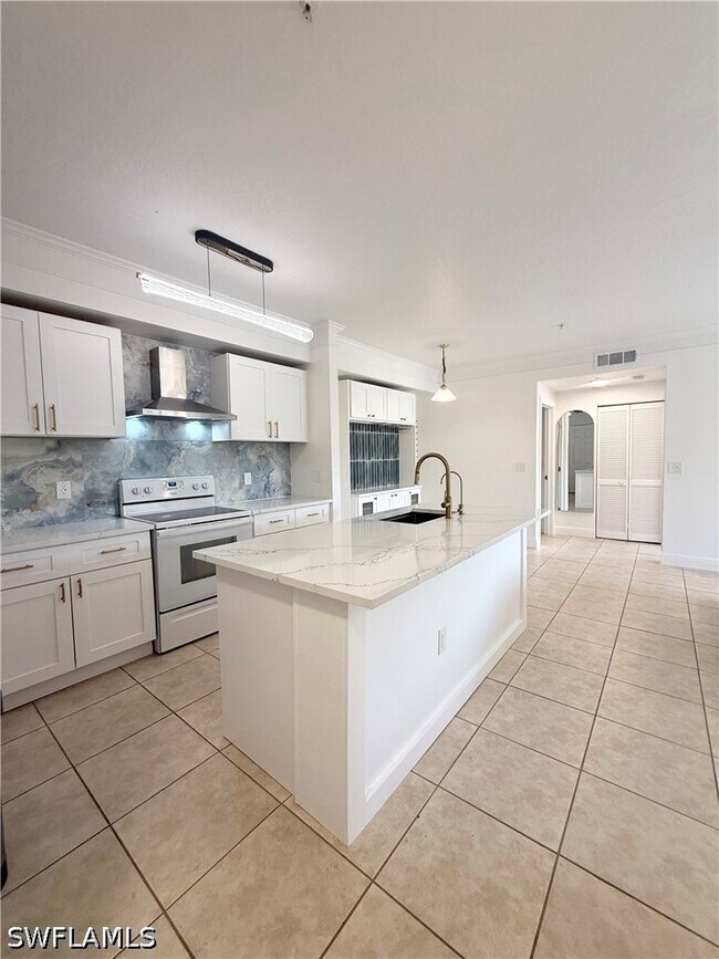 Building Photo - 11500 Villa Grand