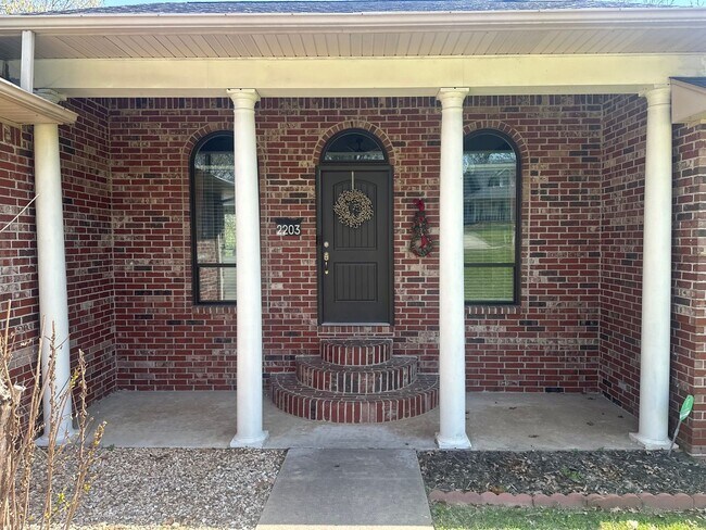 Building Photo - Available August 1st! Beautiful 4-Bedroom, 2-Bathroom Home next to J.B. Hunt Park