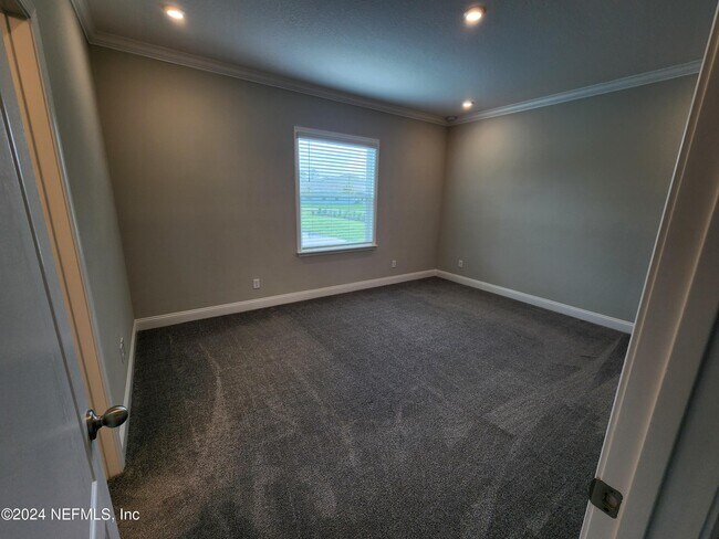 Building Photo - 2599 Lantana Ln