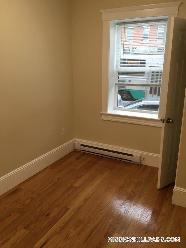 Building Photo - 887 Huntington Ave