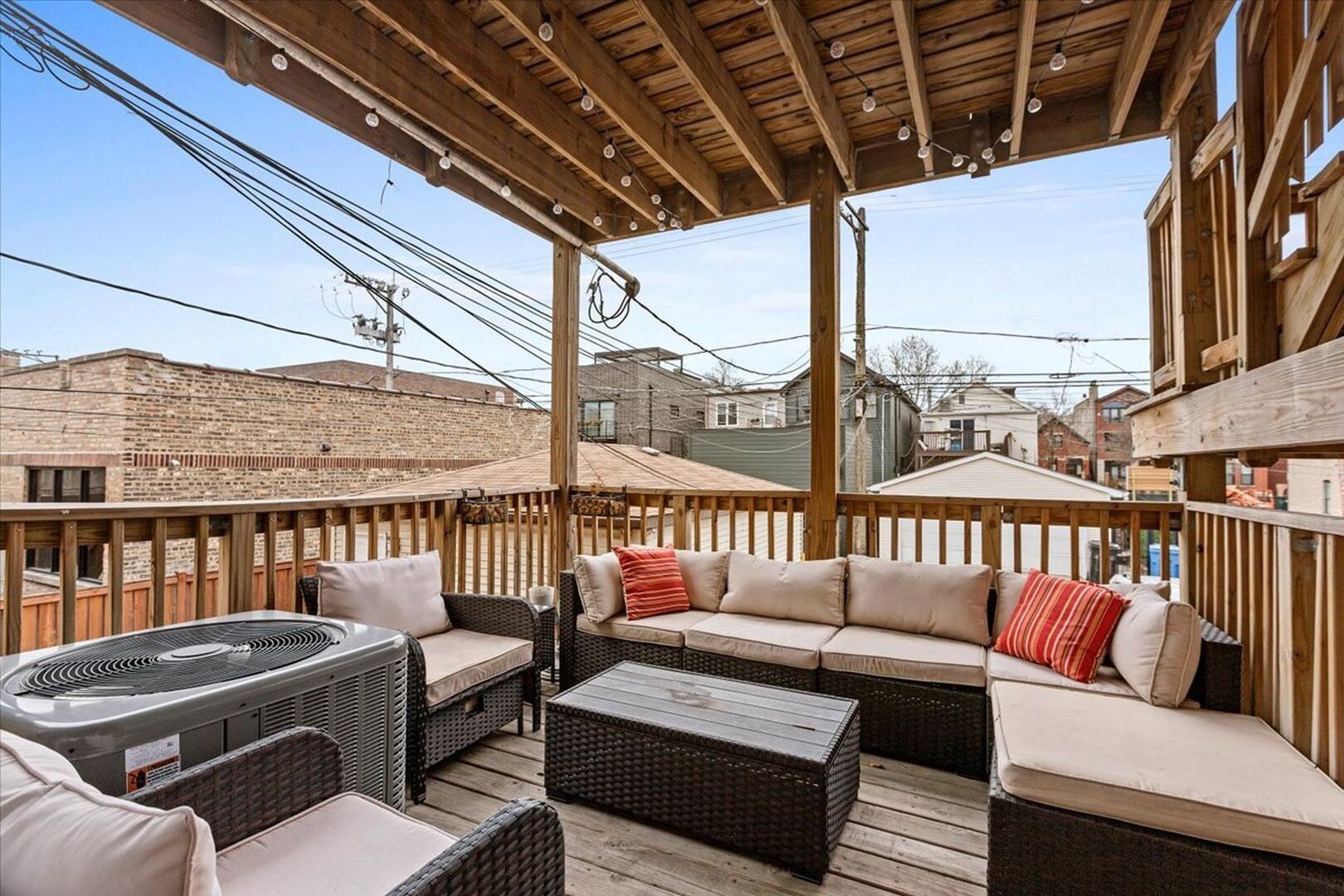 Building Photo - 2033 W Huron St