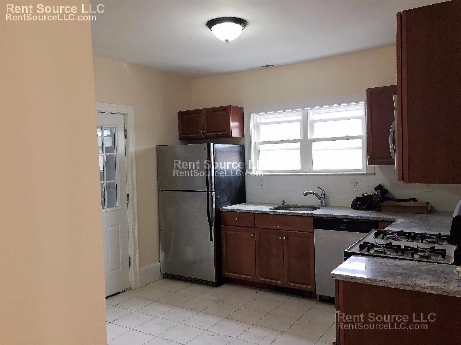 Building Photo - 24 Willard Ave