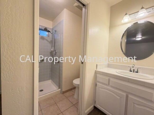 Building Photo - Beautiful 3 bedroom home in Hollister, CA!