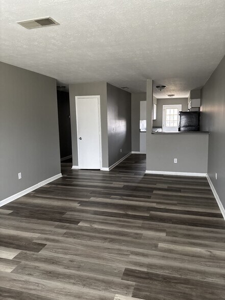 Building Photo - 1155 Edgewood Dr
