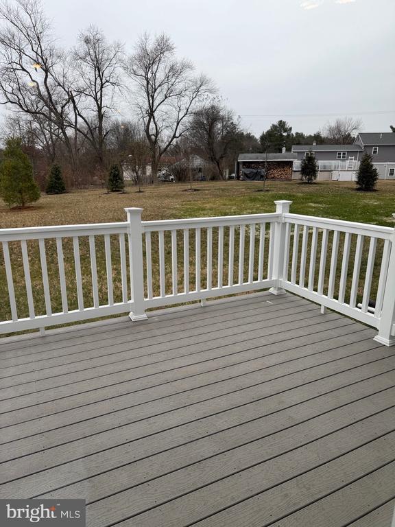 Building Photo - 127 Painters Wy