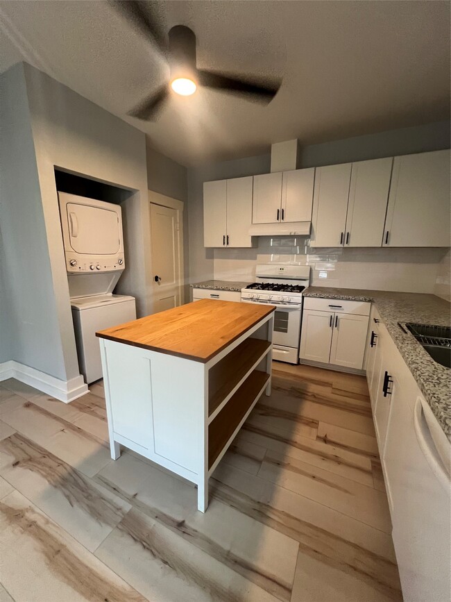 Building Photo - 3701 Bradley St