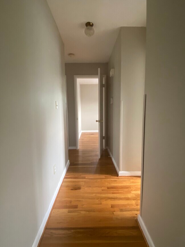 Building Photo - 2711 Riedling Dr