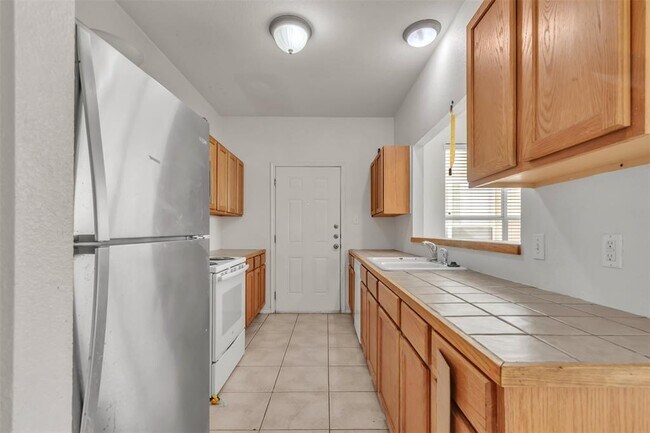Building Photo - 112 Sandstone Dr