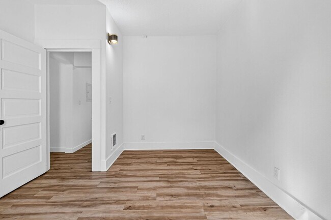 Building Photo - 5114 N Williams Ave