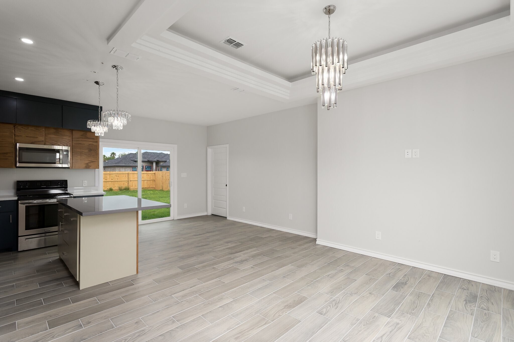 Building Photo - 313 E Moore Rd