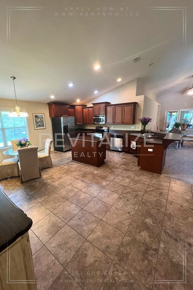 Building Photo - COMING SOON! Beautiful Home in Huntington ...