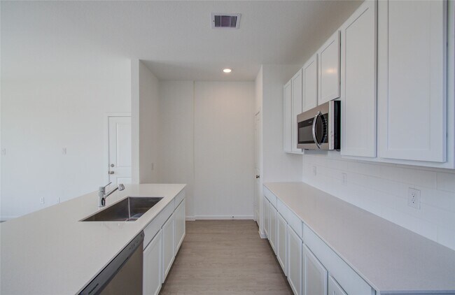 Building Photo - 26514 Foxtail Fern Dr